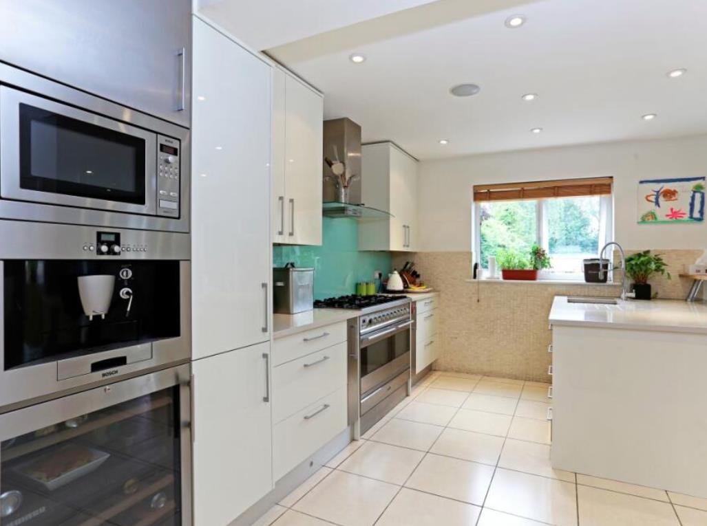 Edgwarebury Lane, Edgware